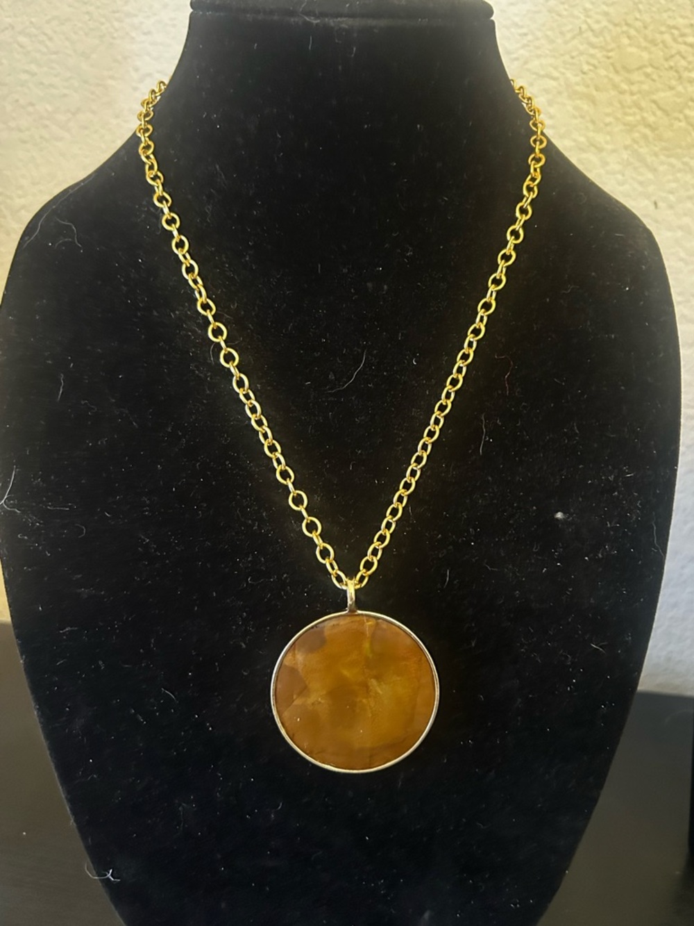 Vintage Golden Honey Faceted Disc Pendant Necklace (c. 1975–1985)